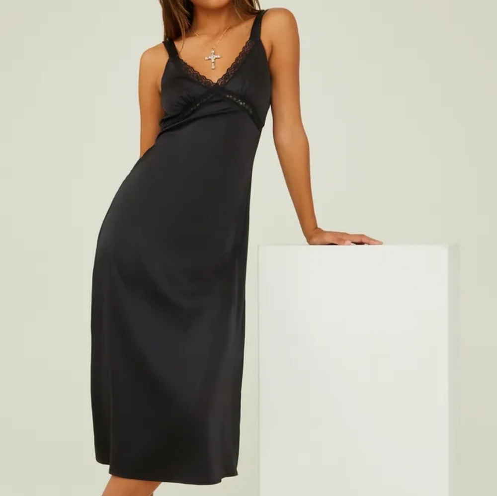 Altar’d State Cara Satin Midi Slip Dress Black L NWT